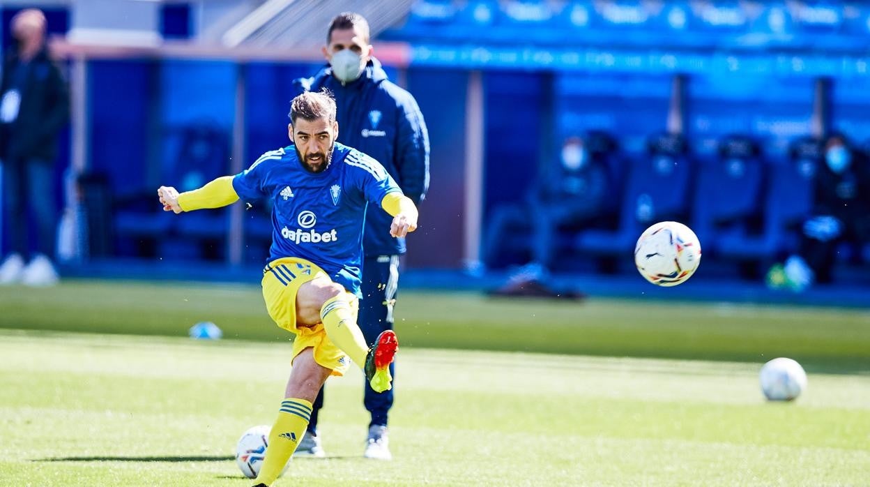 Alberto Perea en los momentos previos al Alavés-Cádiz.