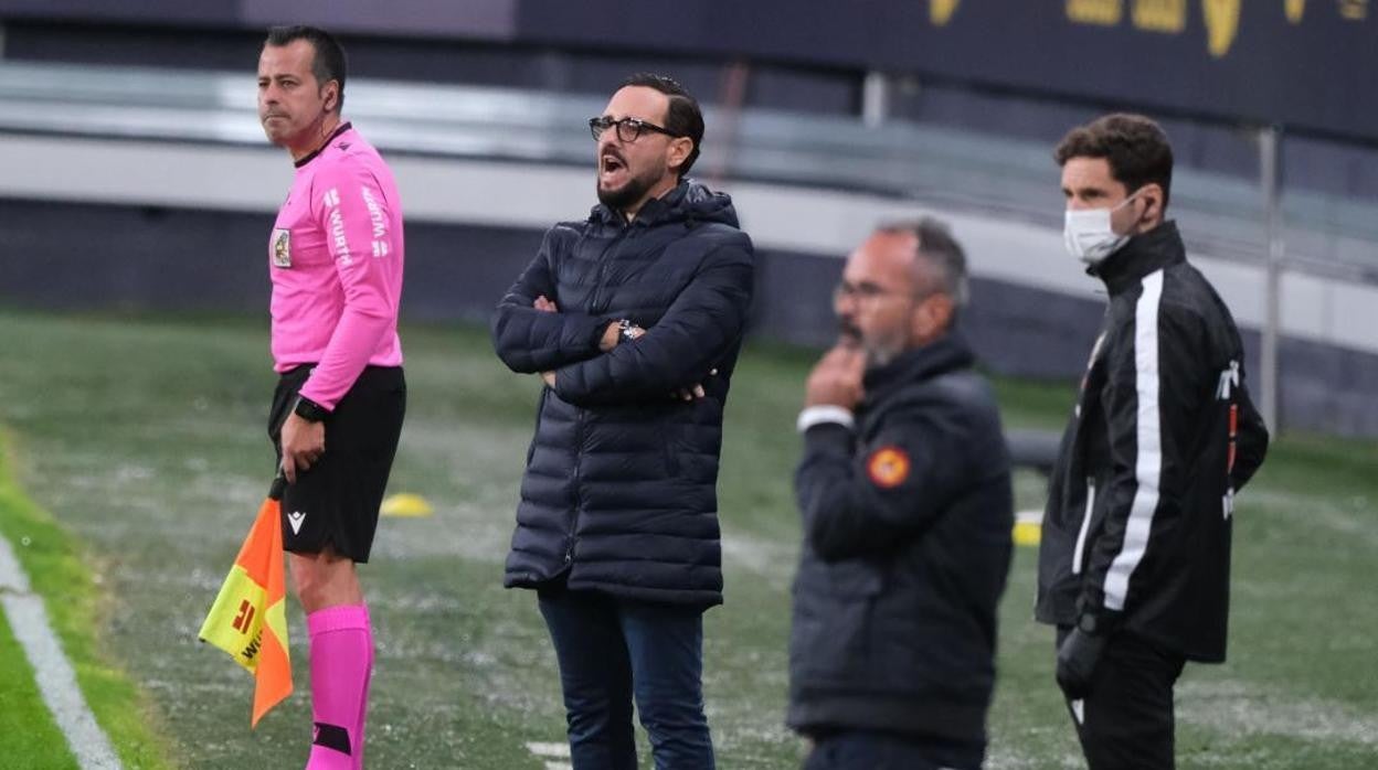 Pepe Bordalás y Álvaro Cervera en el encuentro de la primera vuelta celebrado en el Estadio Ramón de Carranza.