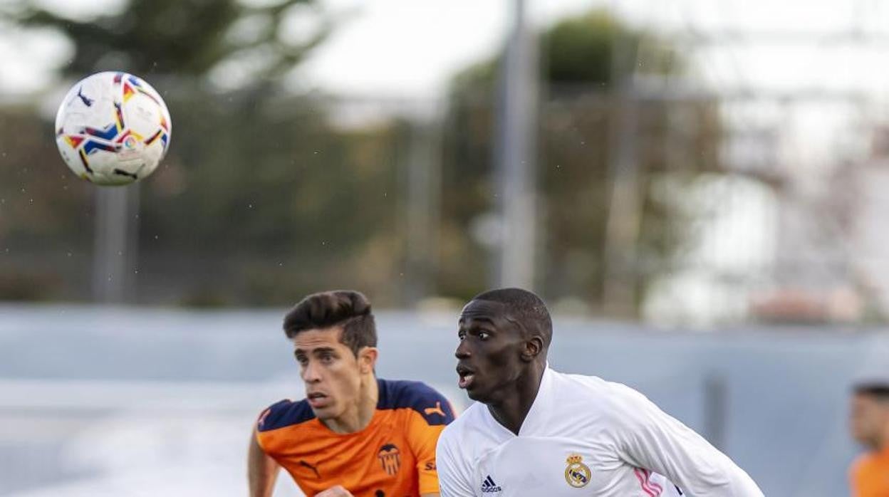 El madridista Ferland Mendy no estará en Cádiz el próximo miércoles.