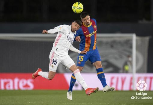 Fede Valverde durante el reciente Real Madrid-Barça.