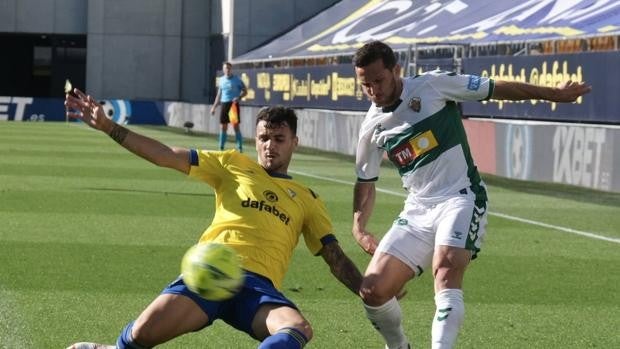 Álex Martín, la cara amable de la derrota del Cádiz CF