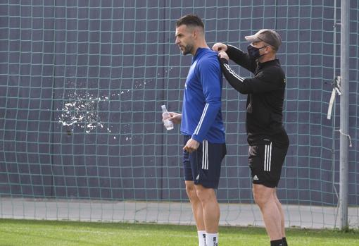 Álvaro Negredo durante un entrenamiento del Cádiz CF esta temporada.