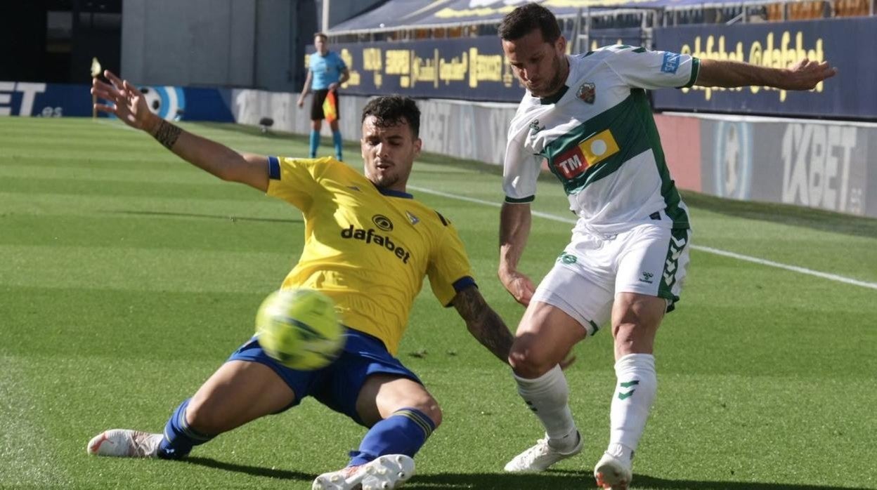 Álex Martín ya fue titular contra el Elche.