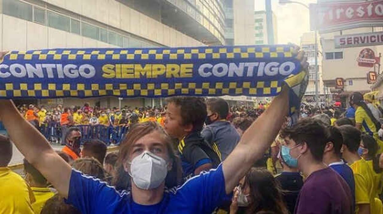 Un &#039;influencer&#039; que dejaría de serlo por su amor al Cádiz CF