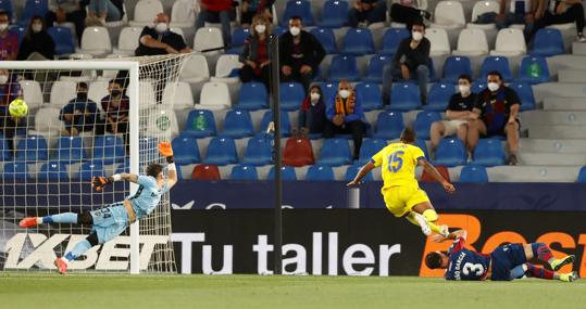 Akapo cerró la temporada con un gol espectacular ante el Levante.