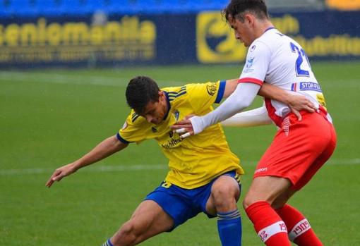 Javi Martín jugó la temporada pasada en el Cádiz B.