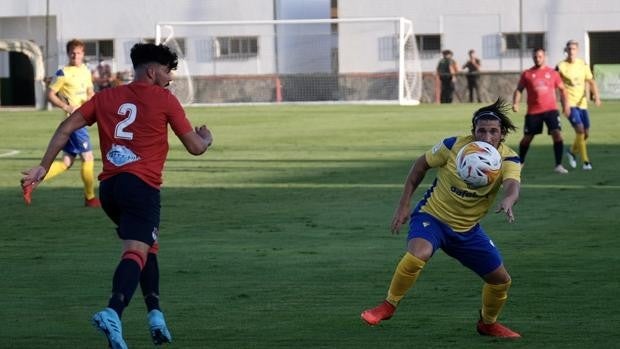 'Pacha' Espino: «En el Cádiz CF me va muy bien y me quedan dos añitos más, mientras no me echen»