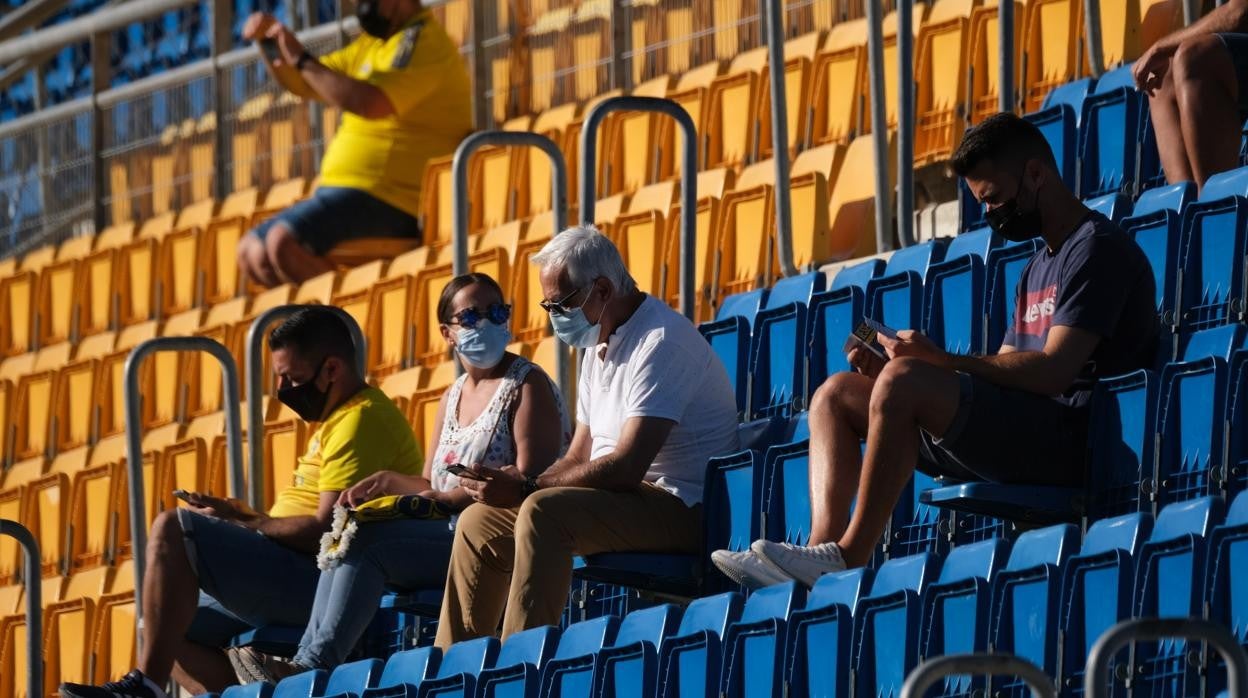 Los clubes tienen que cumplir con un aforo determinado en sus estadios en estos momentos.