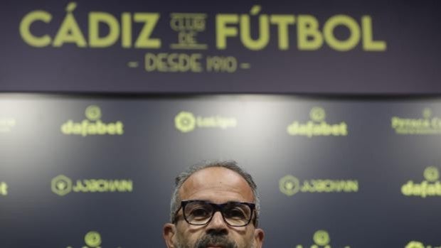 Cervera pide a la afición que «entienda a su equipo»