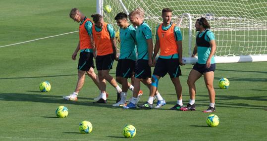 El Cádiz CF visita esta noche al Real Betis en el Estadio Benito Villamarín.