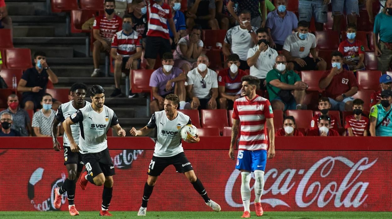 Manu Vallejo salió en los últimos minutos mientras Rubén Sobrino se quedó sin jugar.