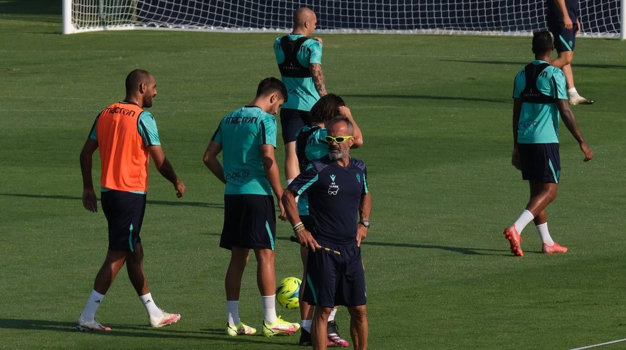 Álvaro Cervera, entrenador del Cádiz CF.