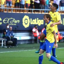 álex celebra su gol.