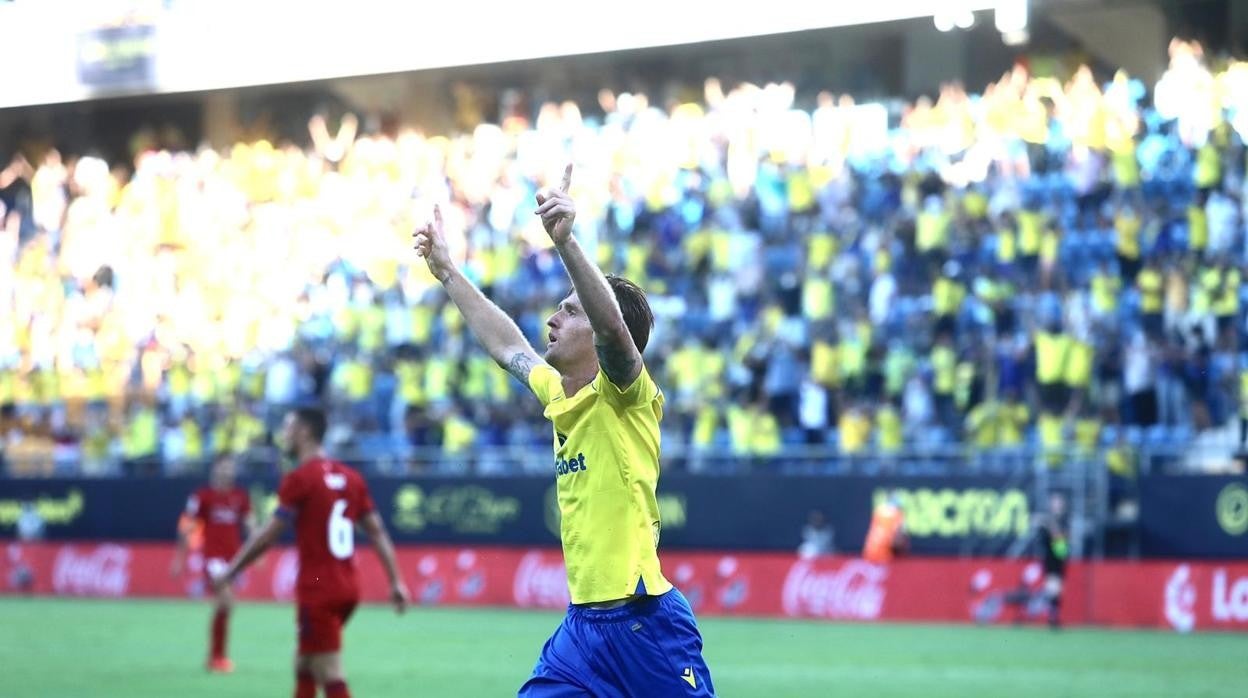 álex celebra un gol ante el osasuna.