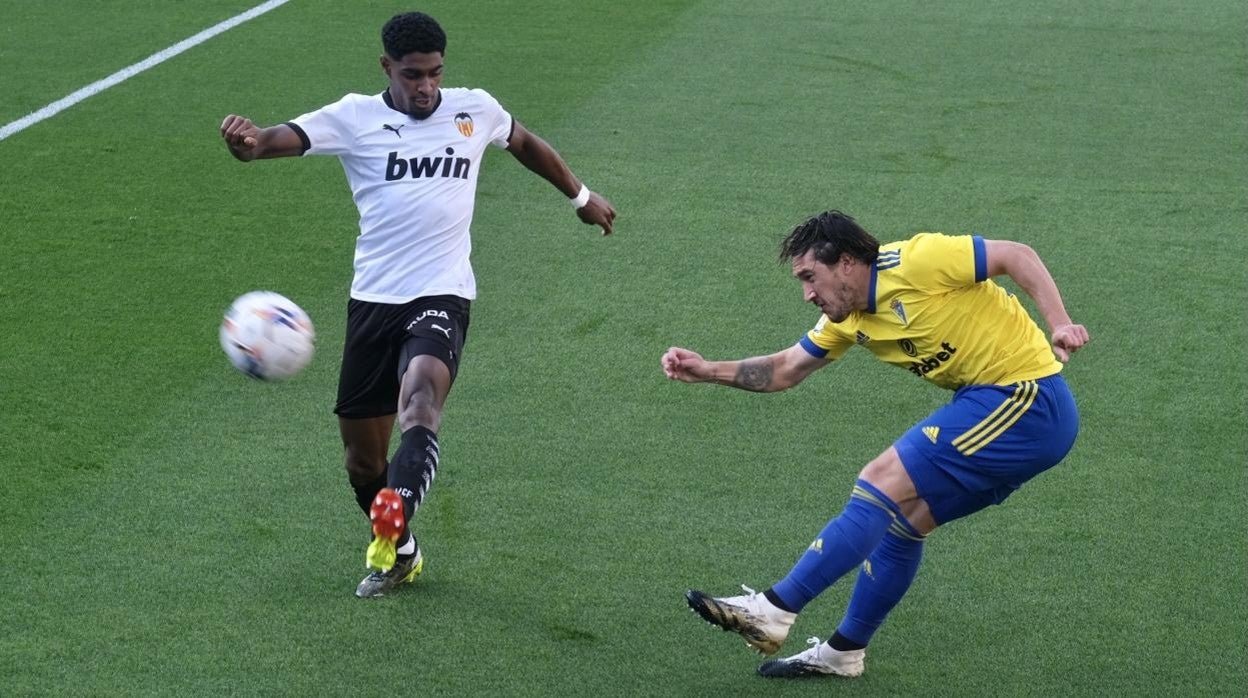 El Cádiz CF se volverá a ver las caras con el Valencia.