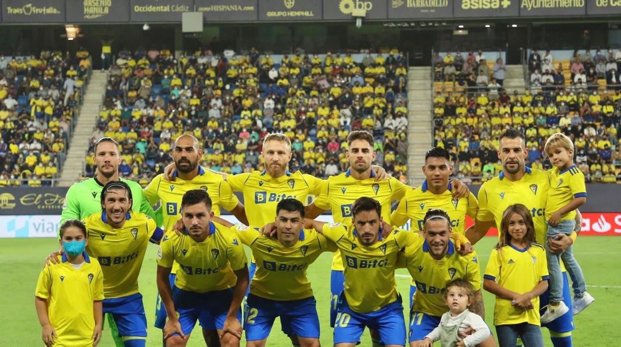 Once titular del cádiz ante el barcelona.