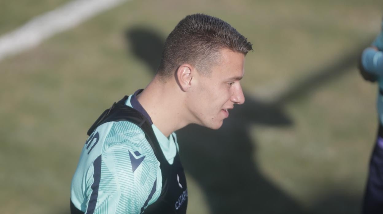 Milutin Osmajic en un entrenamiento del Cádiz CF.