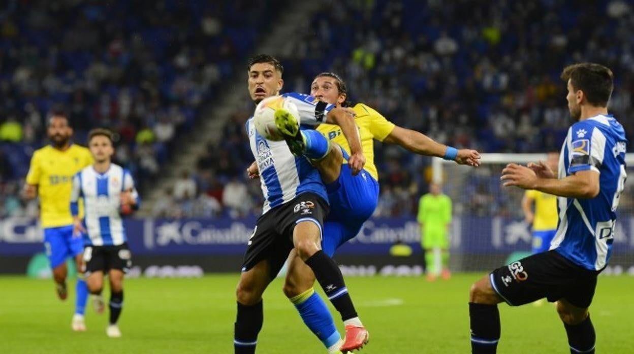 Espino en una acción del partido