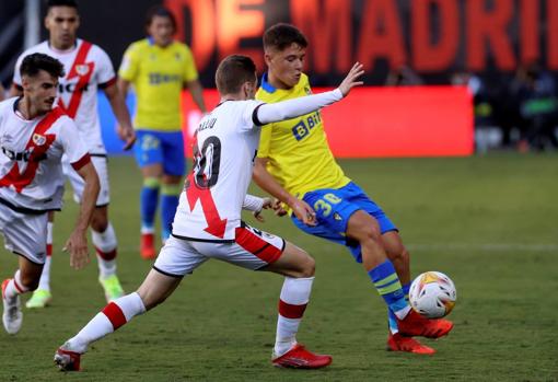 El joven Bastida ha sido titular en Balaídos y Vallecas.