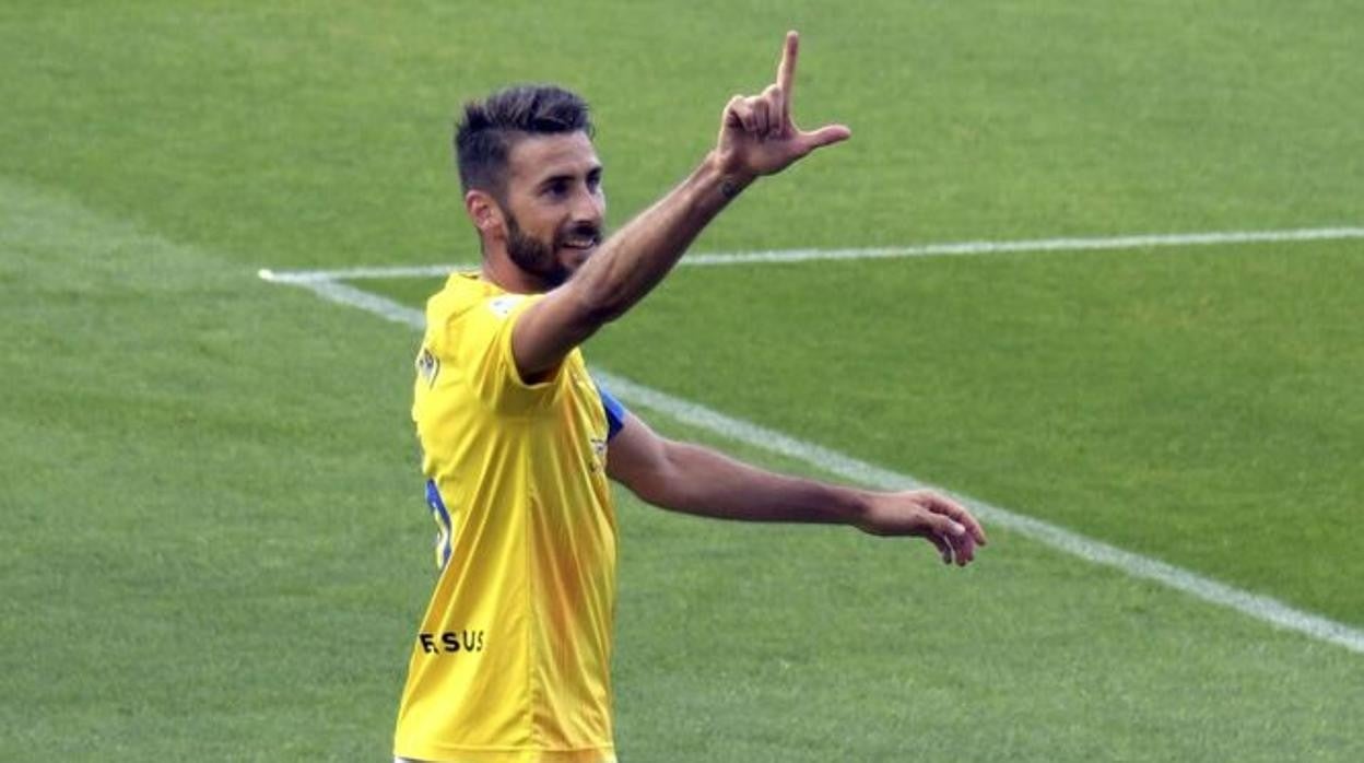 José Mari en un partido con el Cádiz