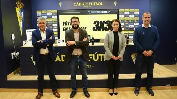 Cádiz CF: Trebujena, primera parada del 'fútbol en la calle 3X3'