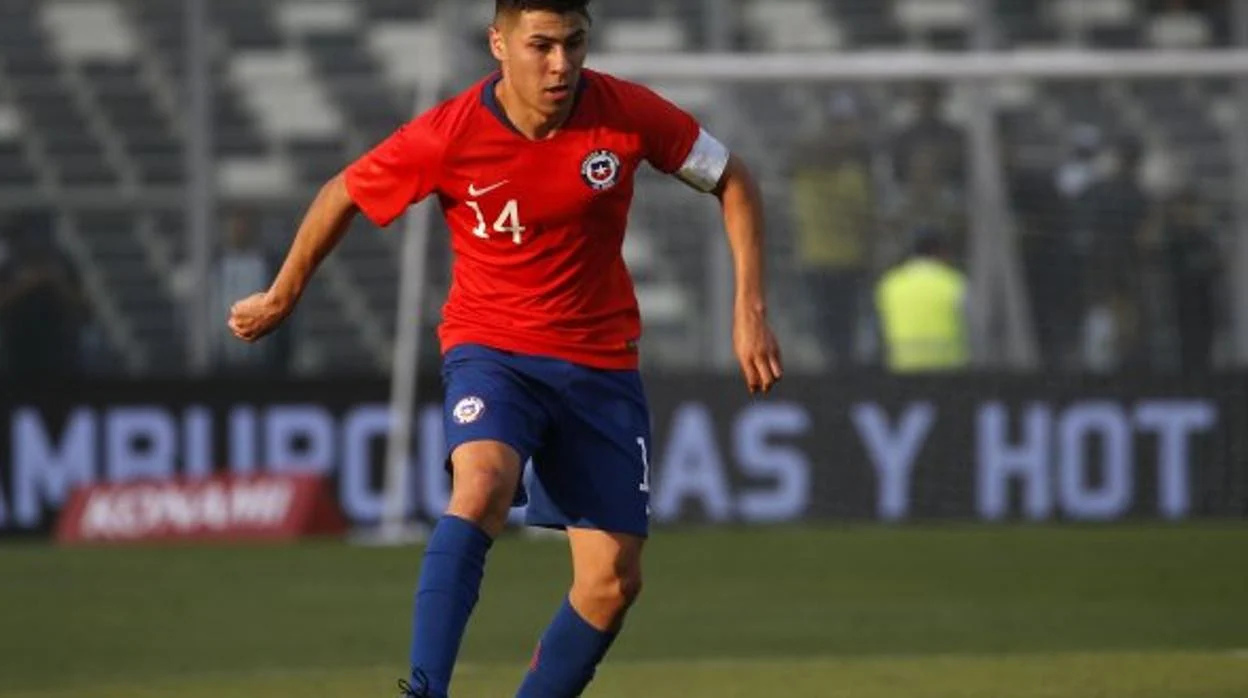 Tomás Alarcón, internacional con Chile.