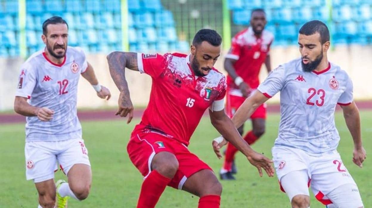 Akapo lucha por estar con Guinea Ecuatorial en el próximo Mundial de Catar.