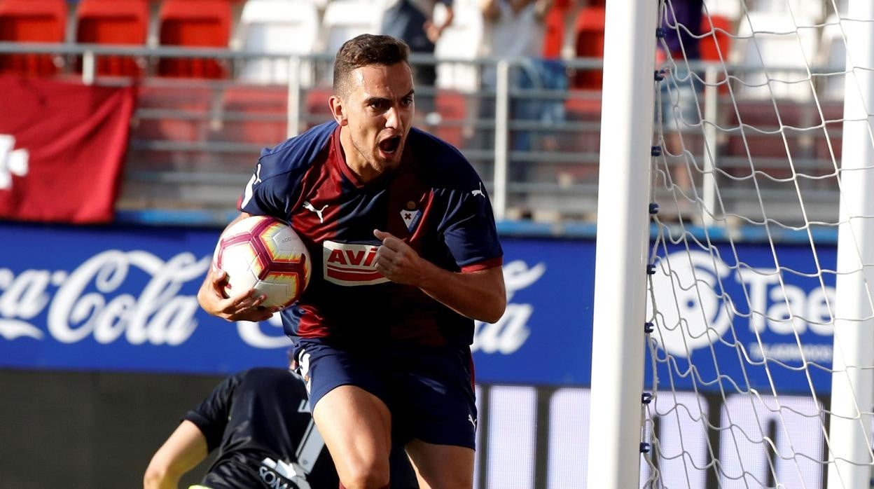 Gonzalo Escalante durante su etapa en el Eibar.