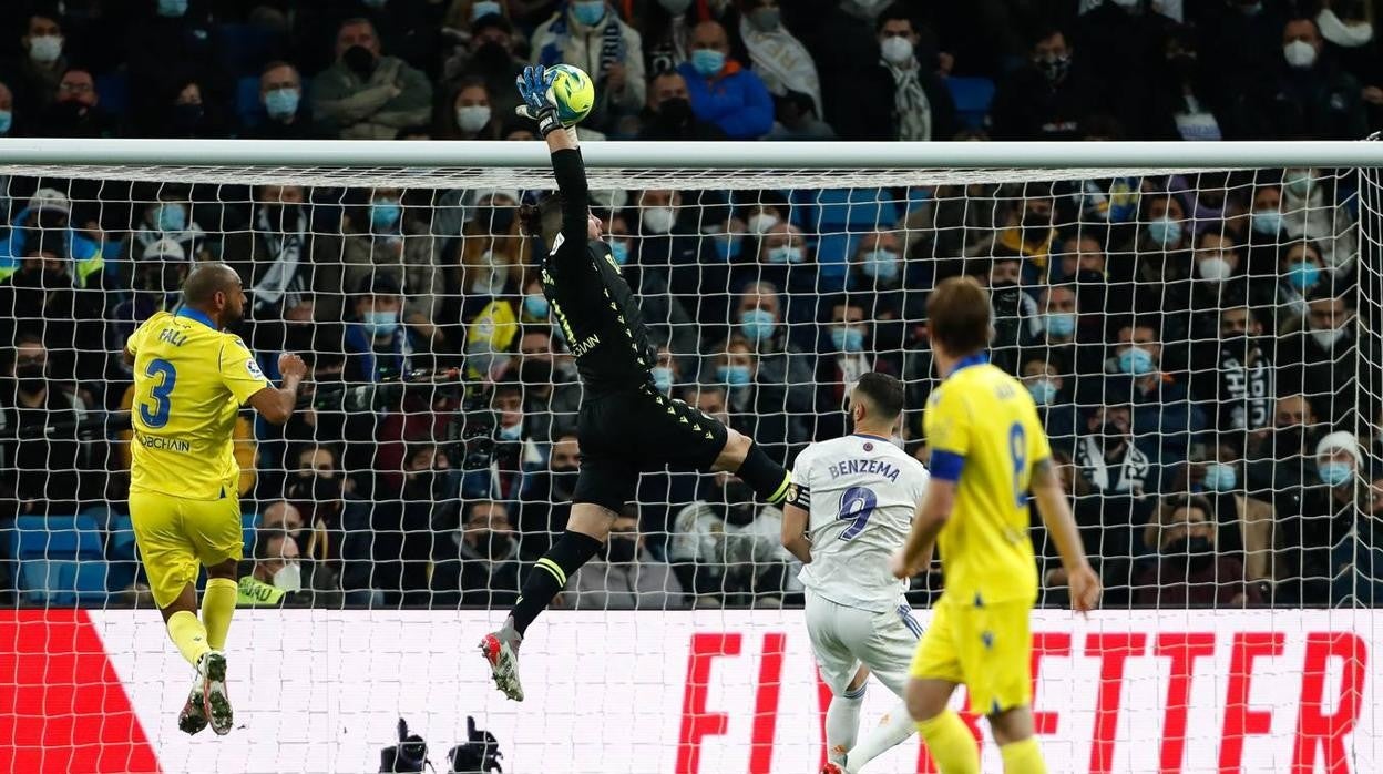 El Cádiz CF volvió a puntuar como visitante ante el Real Madrid.