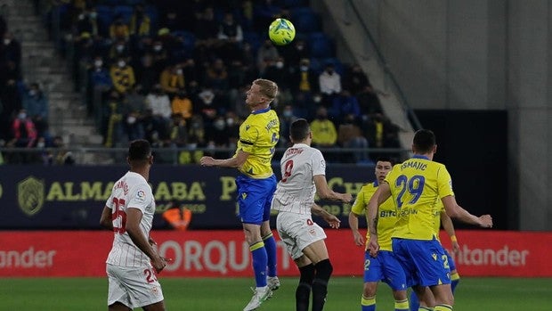 Cádiz - Sevilla, resumen, resultado y gol (0-1)