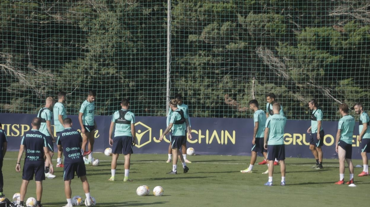 La plantilla en un entrenamiento de esta temporada.