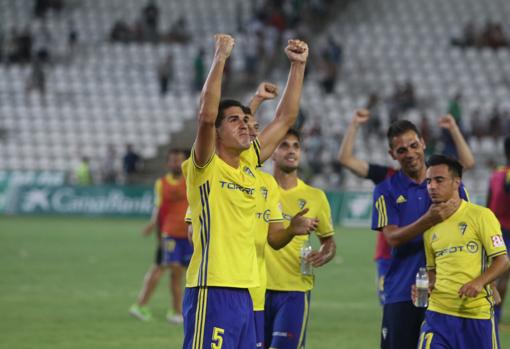 Garrido celebra una victoria del Cádiz CF.