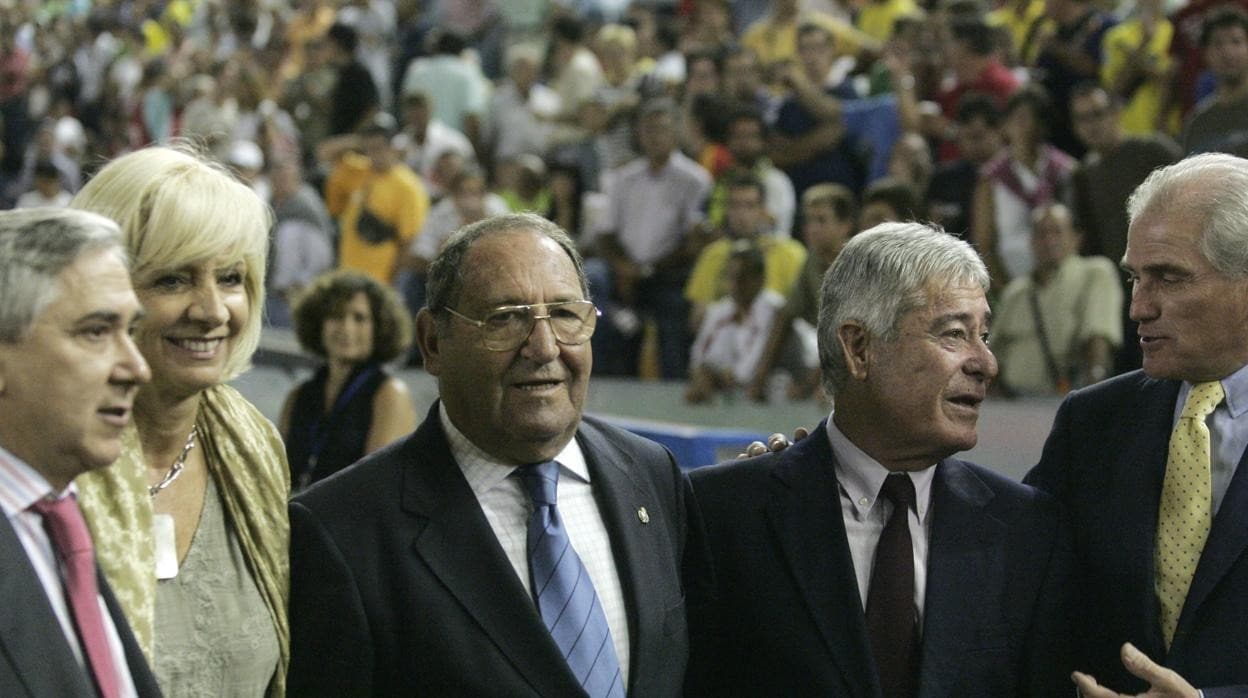 Paco Gento y Manolín Bueno, junto a Antonio Muñoz, Teófila Martínez y Ramón Calderón.