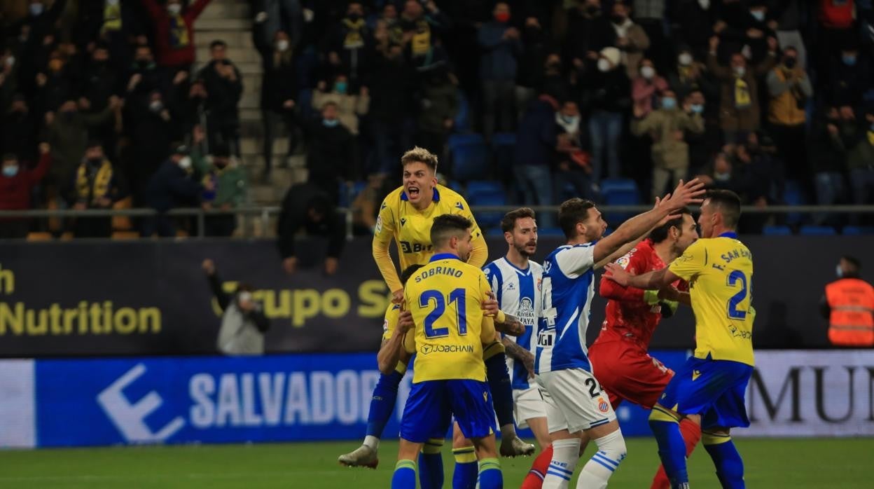 Iván Alejo marcó el segundo gol del Cádiz.