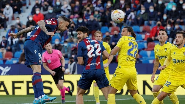 Levante - Cádiz, resumen: resultado y goles (0-2)