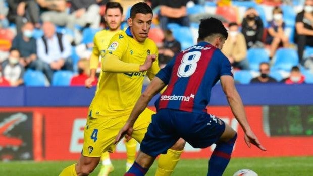 Así fue el debut de Rubén Alcaraz con la camiseta del Cádiz