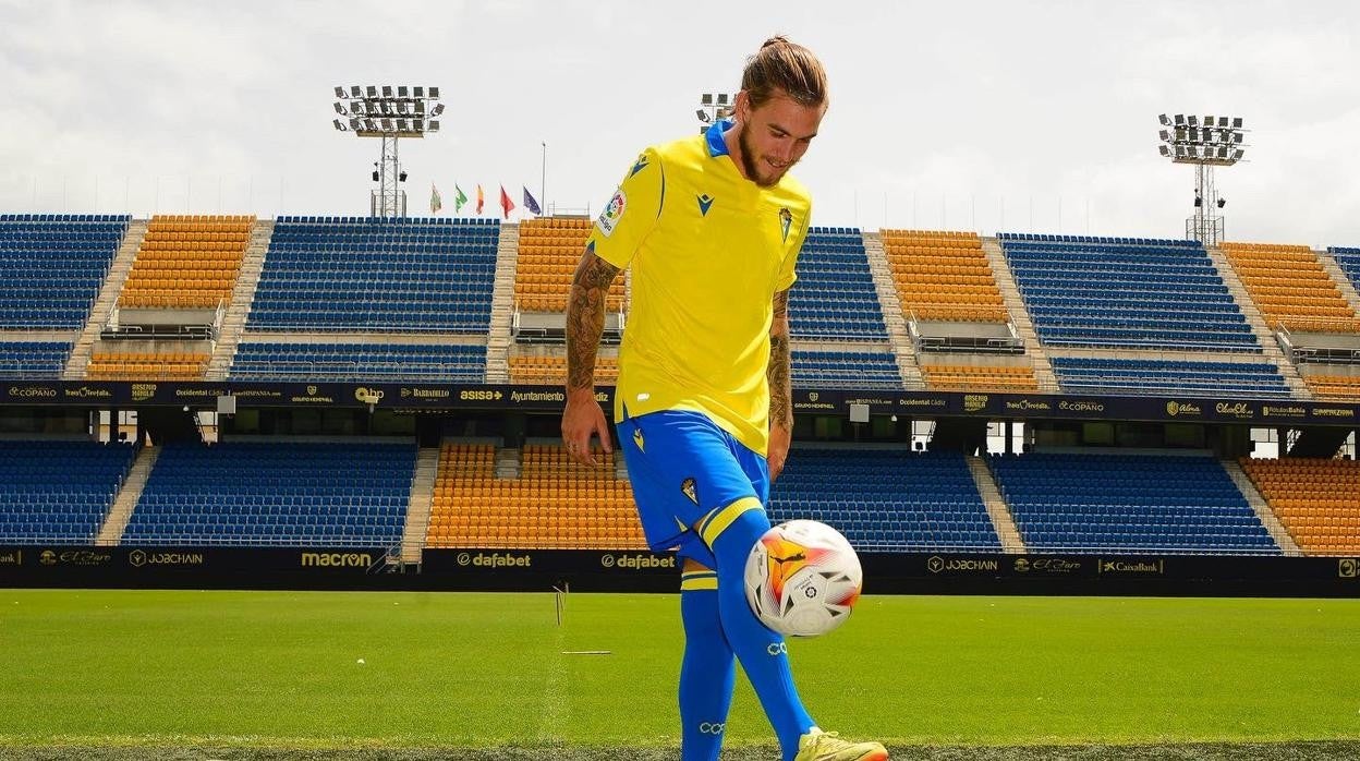 Álvaro Jiménez fue uno de los fichajes del Cádiz CF el pasado verano.