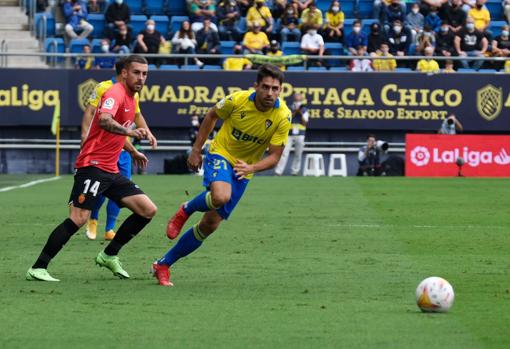 Al Cádiz CF le cuesta un mundo marcar.