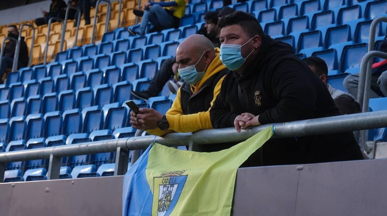 El Cádiz CF vuelve a jugar este domingo en su estadio, donde no conoce la victoria esta temporada.