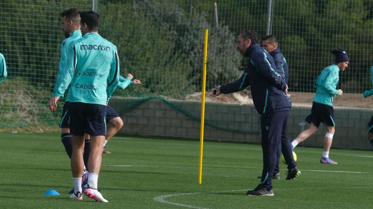 El Cádiz CF entrenará hoy, pero en el estadio.