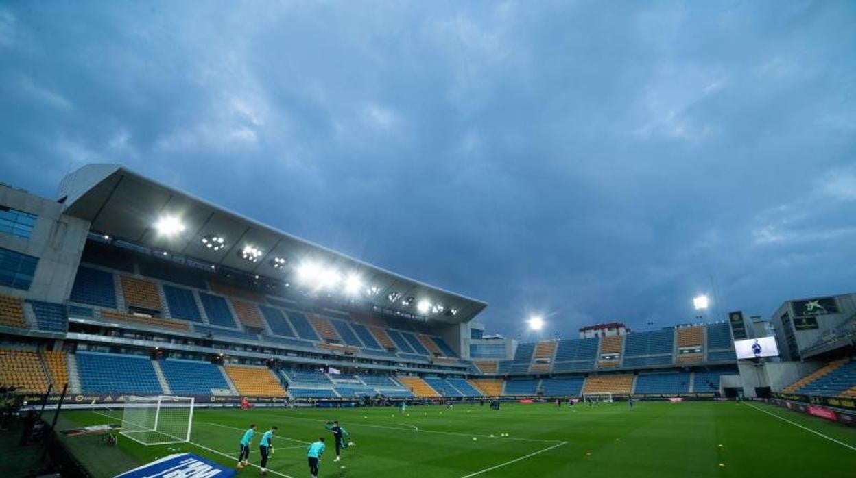 El Cádiz B podría volver a jugar en la capital