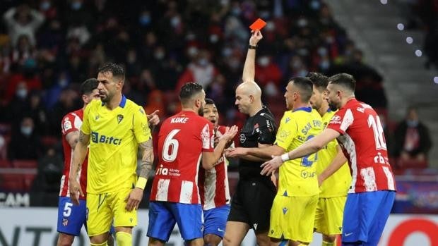 El VAR sigue dando la espalda al Cádiz CF