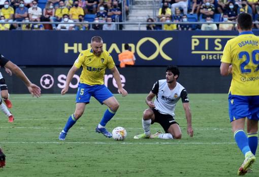 Cádiz CF y Valencia empataron sin goles en el encuentro de la primera vuelta de la competición.