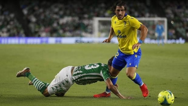 Las alineaciones del Cádiz - Betis