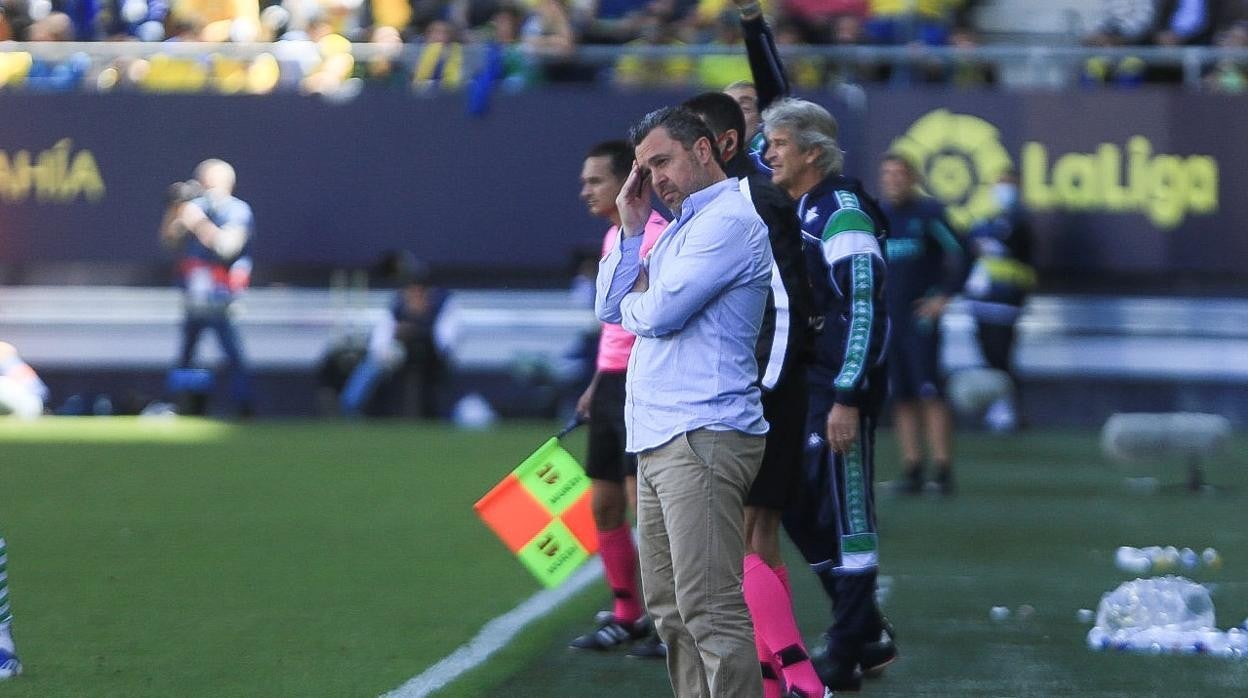 Sergio ivivó su peor partido en Carranza como entrenador del Cádiz.