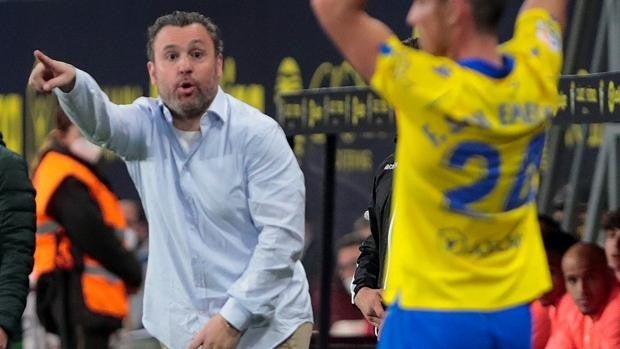 Sergio emula a Rocky para levantarse de la lona