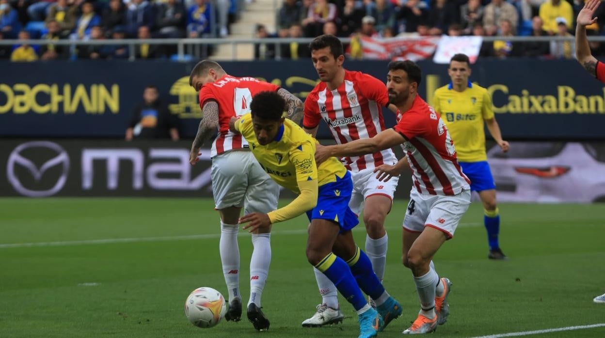 LOzano volvió al once.