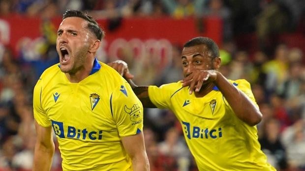 El Carnaval se cuela en la Feria (1-1)