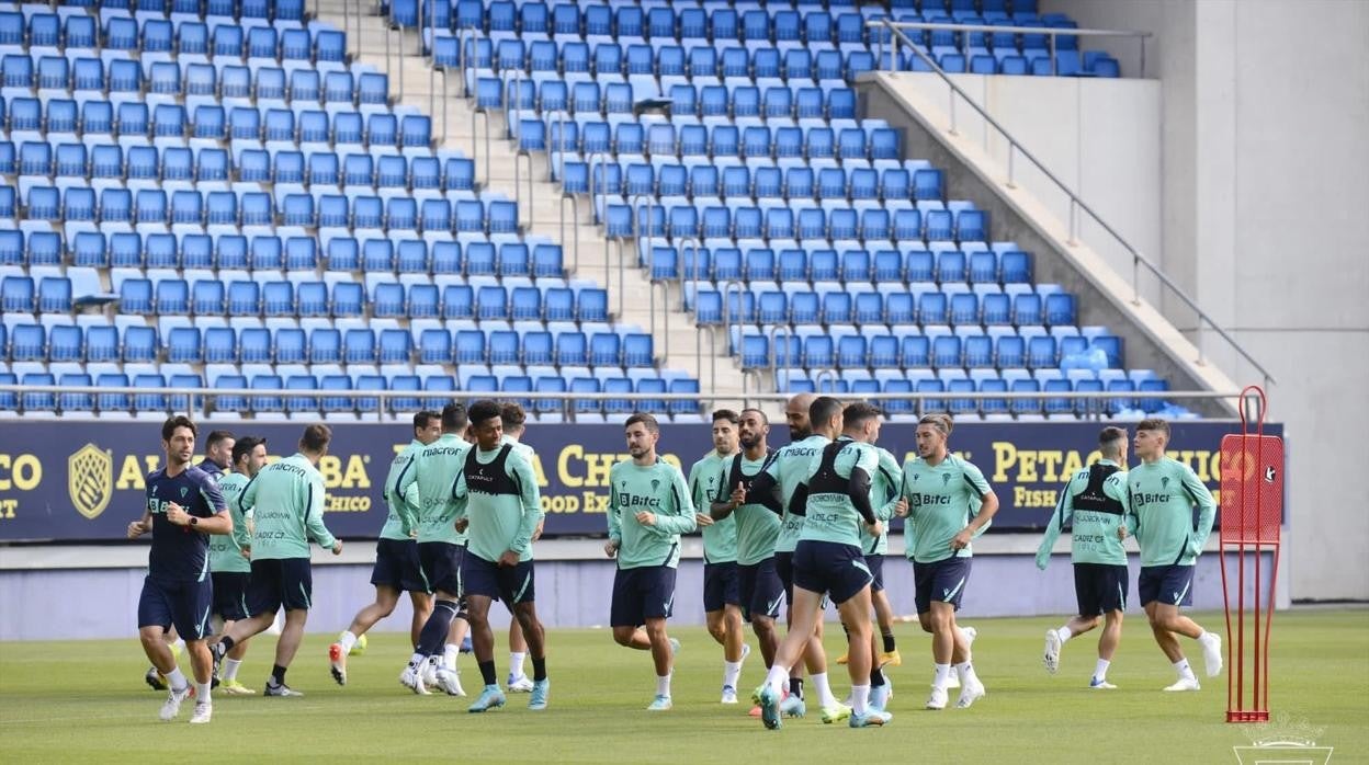 El equipo trabaja en el estadio gaditano