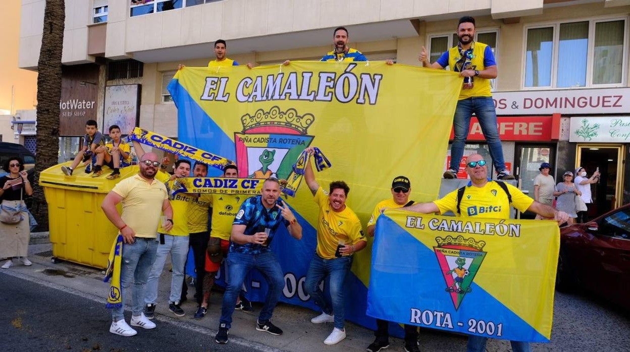 El Cádiz CF no estará solo en Mendizorroza.